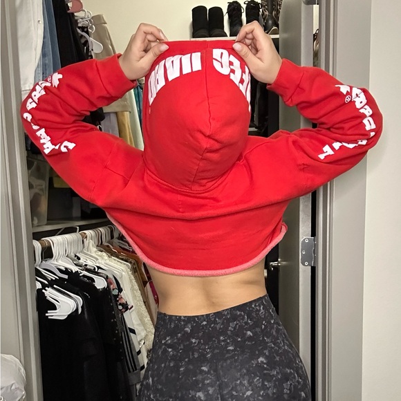 Red cropped top sweater - Picture 3 of 4